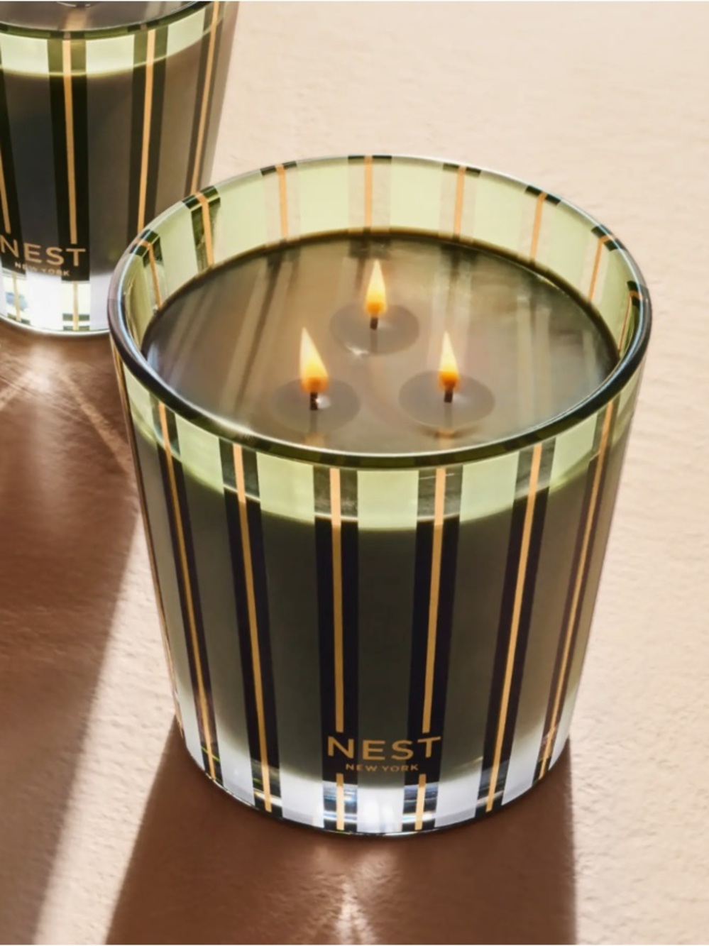 NEST Pistachio & Wild Fig Scented Candle - Green - Picture 2 of 5